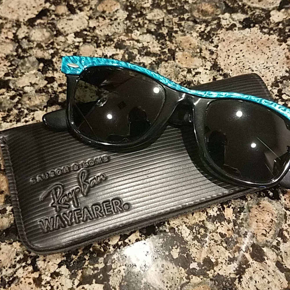 Classic Rayban Wayfarer sunglasses 😎